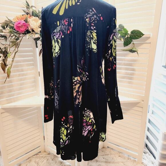 FREE PEOPLE FIELD OF BUTTERFLIES TUNIC SIZE XS (OVERSIZED) - Picture 6 of 10